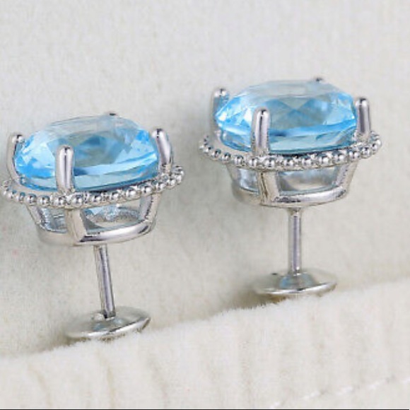 New Sterling silver diamond stud earrings - Picture 4 of 5